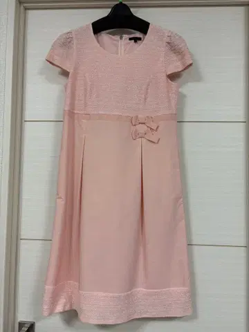 핑크 반팔 무릎 기장 원피스 40