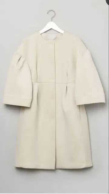 새상품급 셀포드 볼륨 슬리브 코트