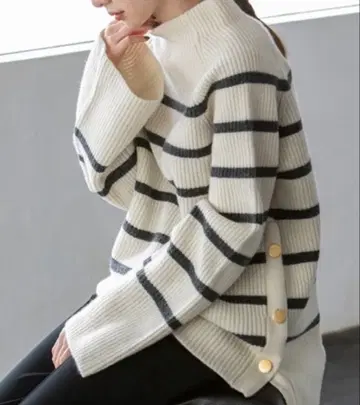 NOBLE 노블 라무즈울 보더 니트 골드 버튼 울 100%