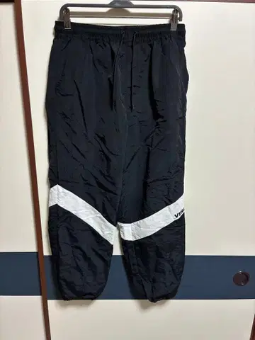 Fusion Street Wear 트랙 팬츠 블랙/화이트