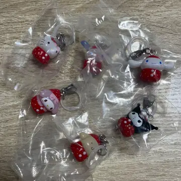 산리오 딸기 메지루시 액세서리 컴프