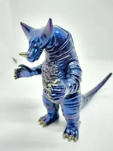 울트라맨 소프트 비닐 고모라 리페인트