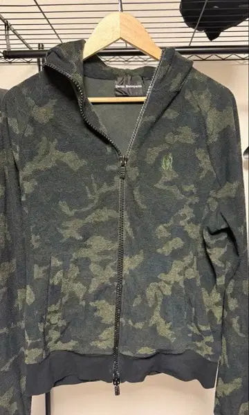 다르틴 보나파르토 카모 패턴 후디