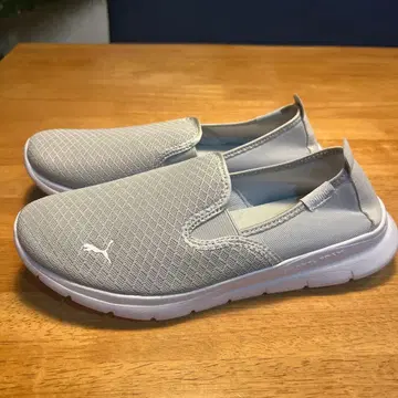 Puma 그레이 슬립온 스니커즈 24cm