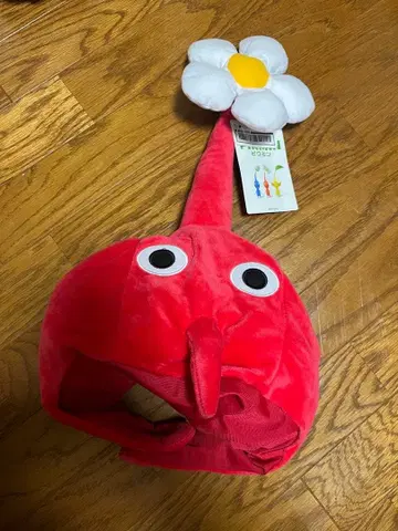 빨간색 캐릭터 모자 꽃 장식