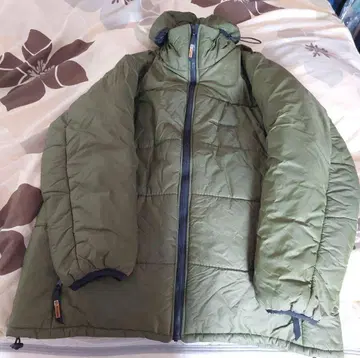 [ Snugpak ] 올리브 그린 후드 부착 다운 자켓 L size