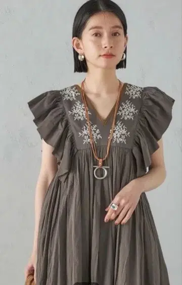 쉽스 리틀 블랙 인도 자수 소매 프릴 디자인 원피스