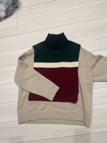 CULLNI 터틀넥 스웨터