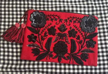 CONDOR 스팽글 자수 장식 빨간색 파우치 태슬 포함