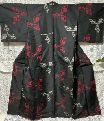 [ 앤티크 ] 앤티크 기모노 블랙 베이스 꽃 소나무 대나무 등 패턴
