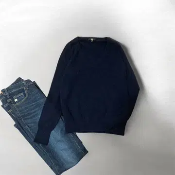 유니클로 캐시미어 100% 니트 스웨터 V넥 M 네이비 긴팔