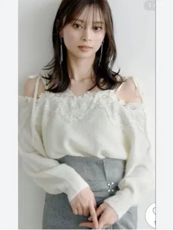 SNIDEL 레이스 트리밍 오프숄더 풀오버 아이보리