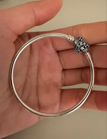 PANDORA 실버 하트형 참 뱅글