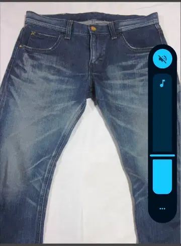 스트레이트 데님 다크 블루 페이드 가공