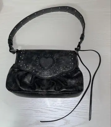 MOUSSY 라이트 그레이 HEART GATHER STUDS 백