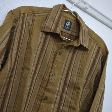 브라운 스트라이프 긴팔 셔츠