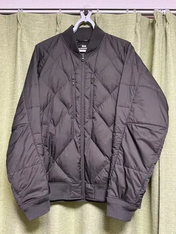 UNIQLO 화이트 마운티니어링 다운 자켓 L