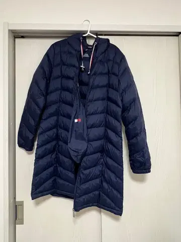 타미힐피거 네이비 후드 부착 롱 다운 자켓