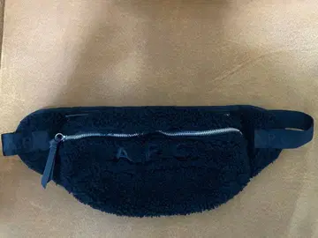 APC BANANE FROST 바디백