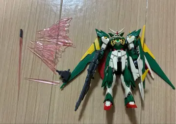 HGBF 건담 페니체 리나시타