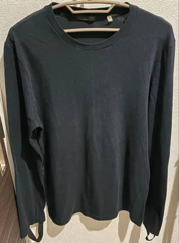 블랙 긴팔 티셔츠