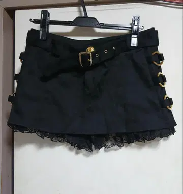 CECIL McBEE 블랙 레이스 밑단 숏팬츠 미니 스커트