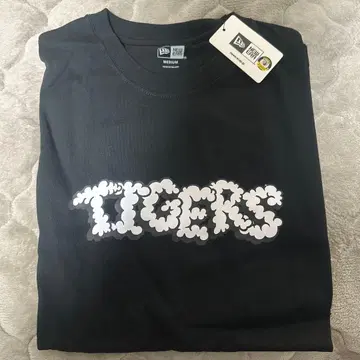 TIGERS 블랙 T셔츠 M사이즈 한신 타이거즈 뉴에라