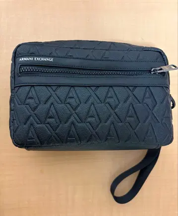 Armani Exchange 클러치백