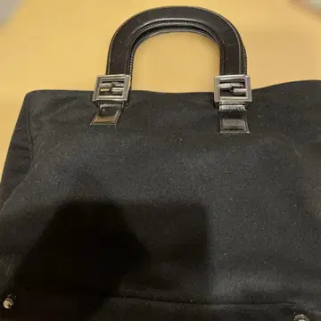 블랙 펠트 토트백