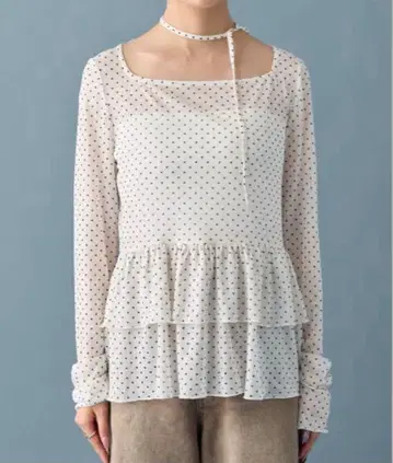 mystic 도트 티어드 풀오버 아이보리