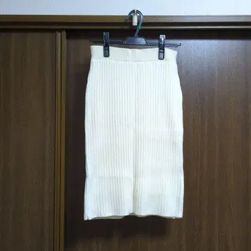 저스길리티 니트 스커트