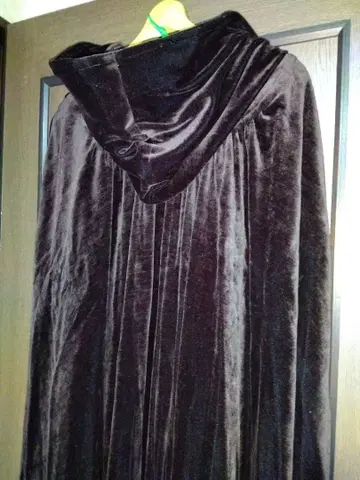 다크 브라운 후드 부착 벨벳 롱 케이프