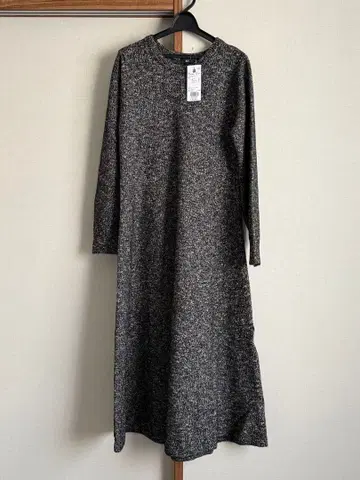 플라스테 믹스얀 플레어 니트 원피스