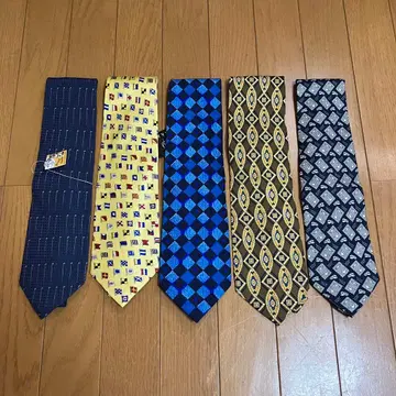 미사용 새상품 브랜드 넥타이 5개 묶음 판매 이탈리아제 포함