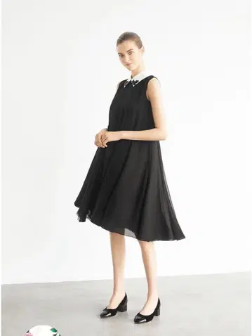 새상품급 foxey 원피스 플라워 장식 화이트 카라 41018 블랙 42