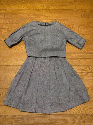 그레이 플리츠 스커트 긴팔