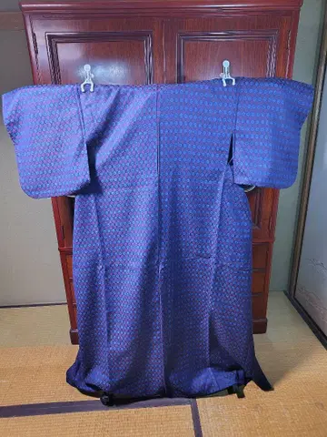 홑겹 빨간색과 파란색 코몬 무늬 자카드 직조 기모노