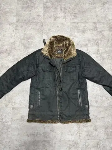 IMPALA 블랙 퍼 부착 자켓 ( 가격 인하 협상 가능 )