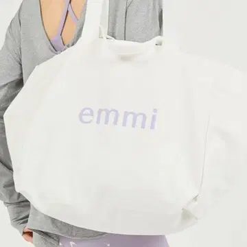 미사용 새상품 emmi 화이트 토트백