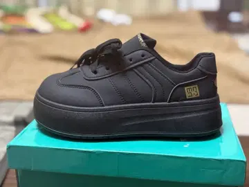 블랙 플랫폼 스니커즈