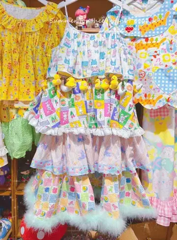 컬러풀 캐릭터 패턴 슬리브리스 원피스