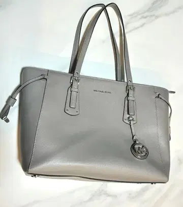MICHAEL KORS 그레이 토트백
