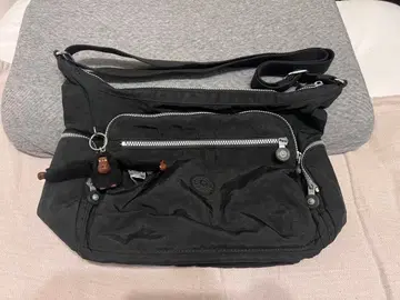 [kipling] 블랙 숄더