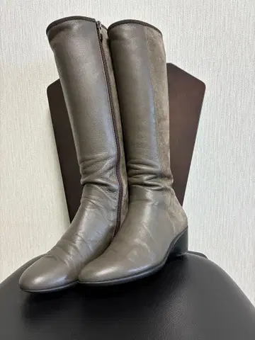 요시노야 그레이 가죽 스웨이드 롱 부츠 22.5