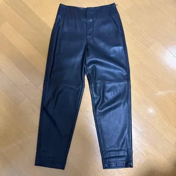 보더스 앳 발코니 인조 가죽 블랙 팬츠 36사이즈