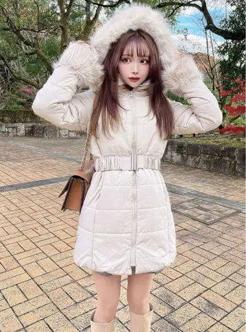 grl 그레일 벨트 포함 퍼 다운 코트 화이트 [kd13]