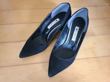 DIANA 블랙 펌프스