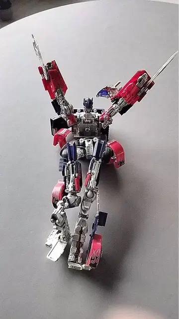 트랜스포머 옵티머스 프라모델