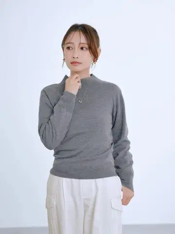 실크 울 하이넥 니트 COHINA 그레이