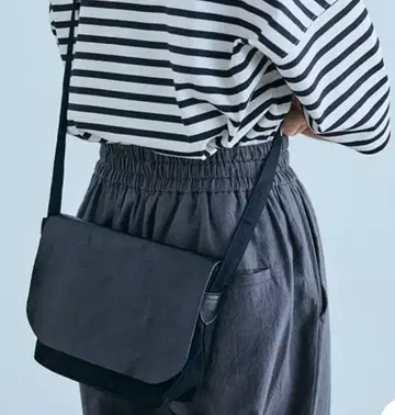 [새상품급] 나카가와 마사시치 상점 소가죽과 데님 숄더백 블랙